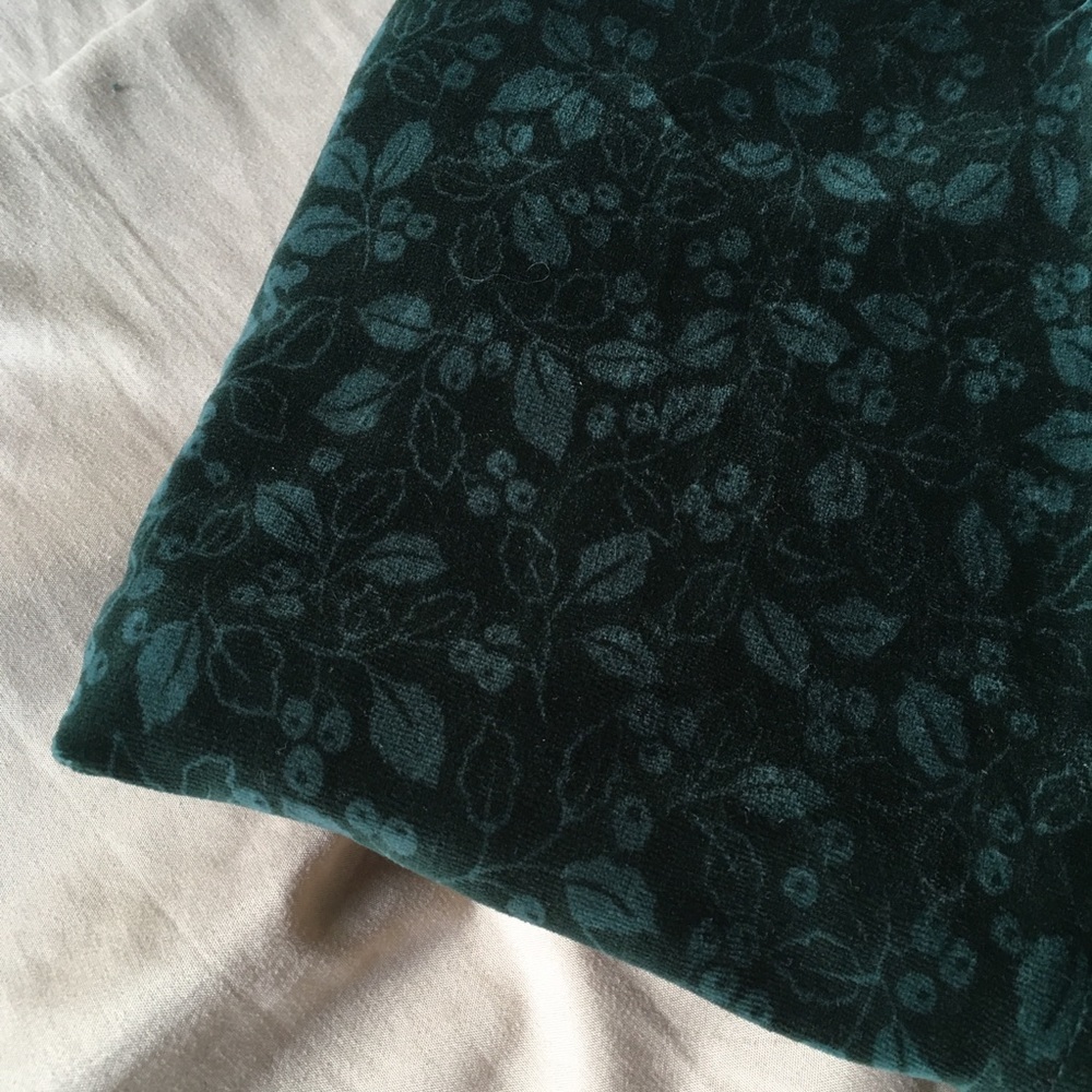 Dark Green Velvet Crop Top - Picture 7 of 8